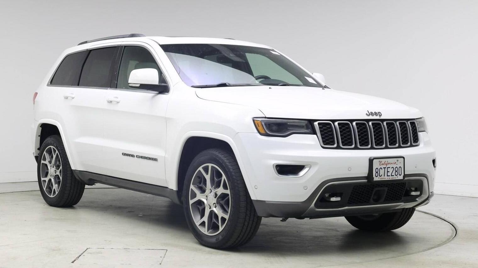 JEEP GRAND CHEROKEE 2018 1C4RJFBT4JC272923 image